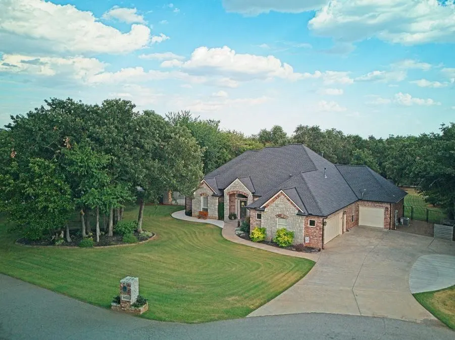 Front exterior — 2422 Blackoak Court, Blanchard, OK 73010