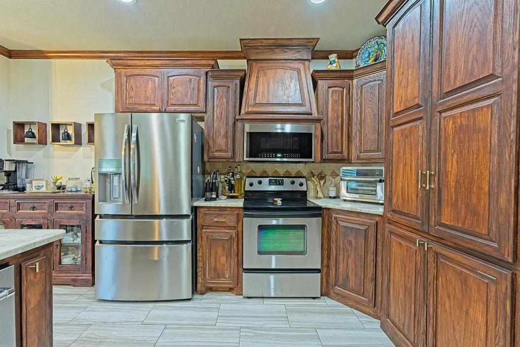 Photo 10 — 2422 Blackoak Court, Blanchard, OK 73010
