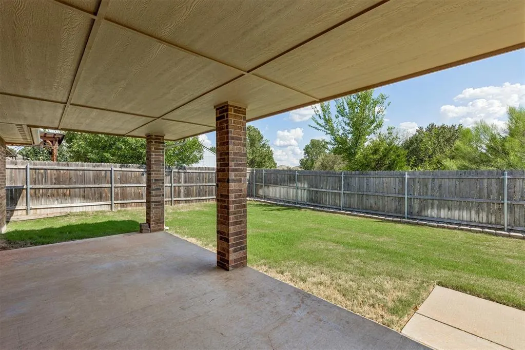 Photo 3 — 1216 Elk Horn Road, Norman, OK 73071