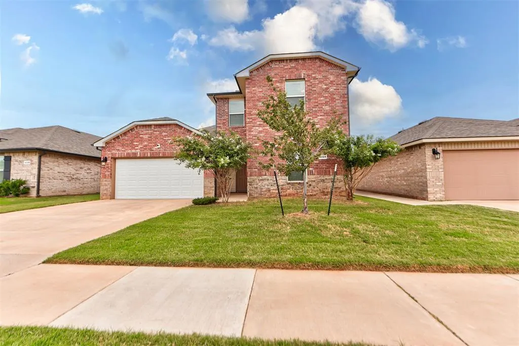 Front exterior — 4224 N Palmetto Bluff Drive, Mustang, OK 73064