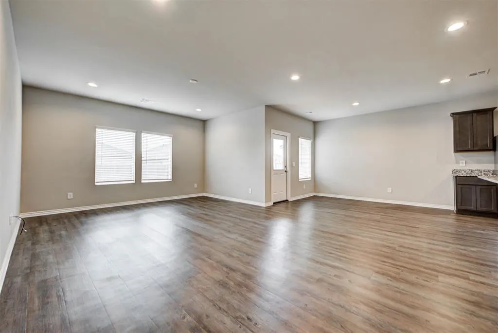 Photo 6 — 4224 N Palmetto Bluff Drive, Mustang, OK 73064