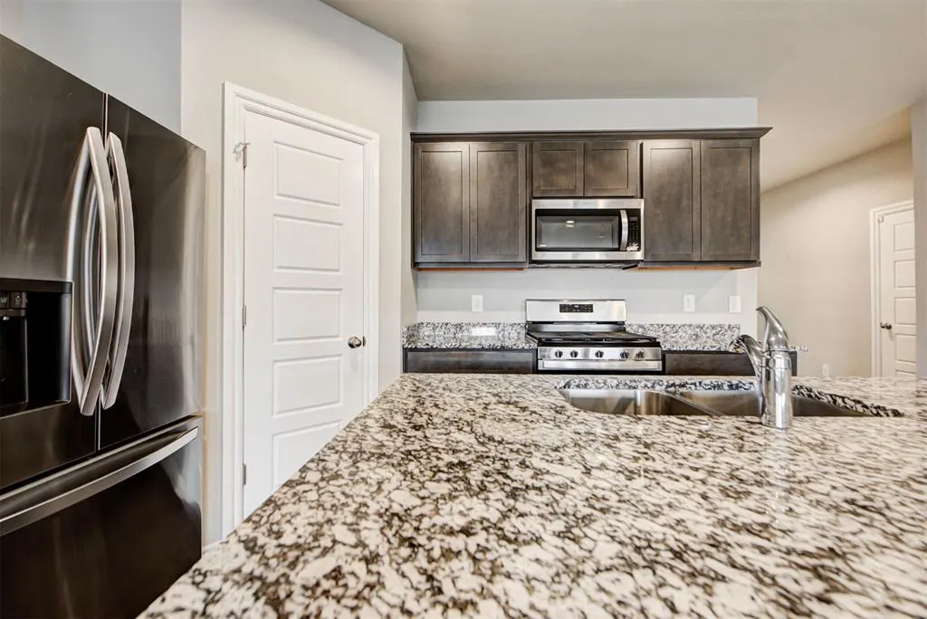Photo 13 — 4224 N Palmetto Bluff Drive, Mustang, OK 73064