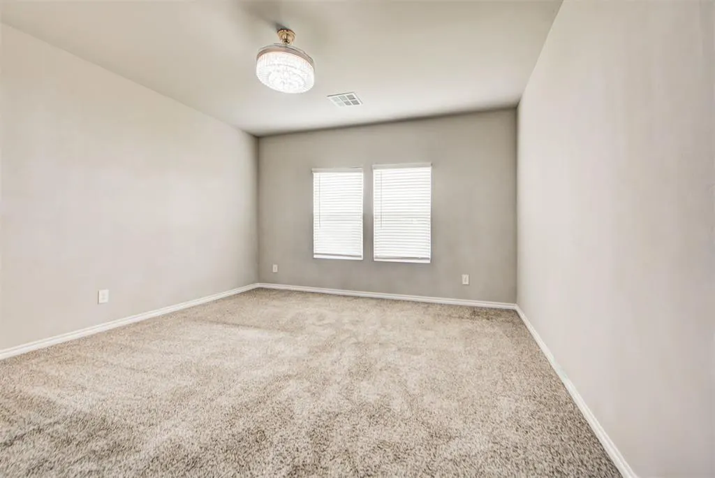 Photo 16 — 4224 N Palmetto Bluff Drive, Mustang, OK 73064