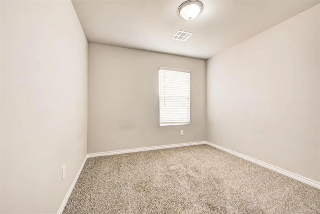 Photo 33 — 4224 N Palmetto Bluff Drive, Mustang, OK 73064