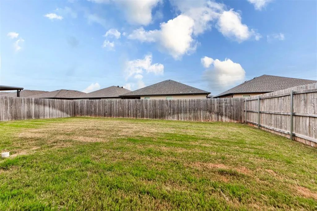Photo 36 — 4224 N Palmetto Bluff Drive, Mustang, OK 73064