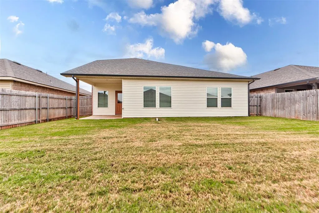 Photo 37 — 4224 N Palmetto Bluff Drive, Mustang, OK 73064