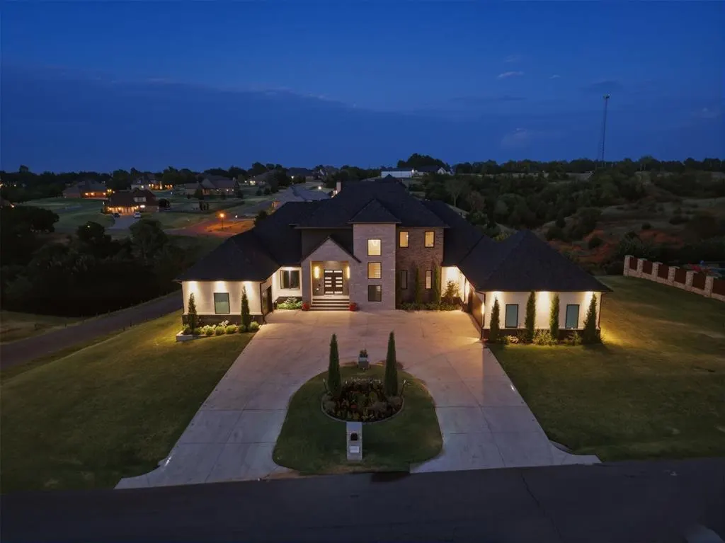Photo 3 — 5660 Tina Drive, Norman, OK 73072