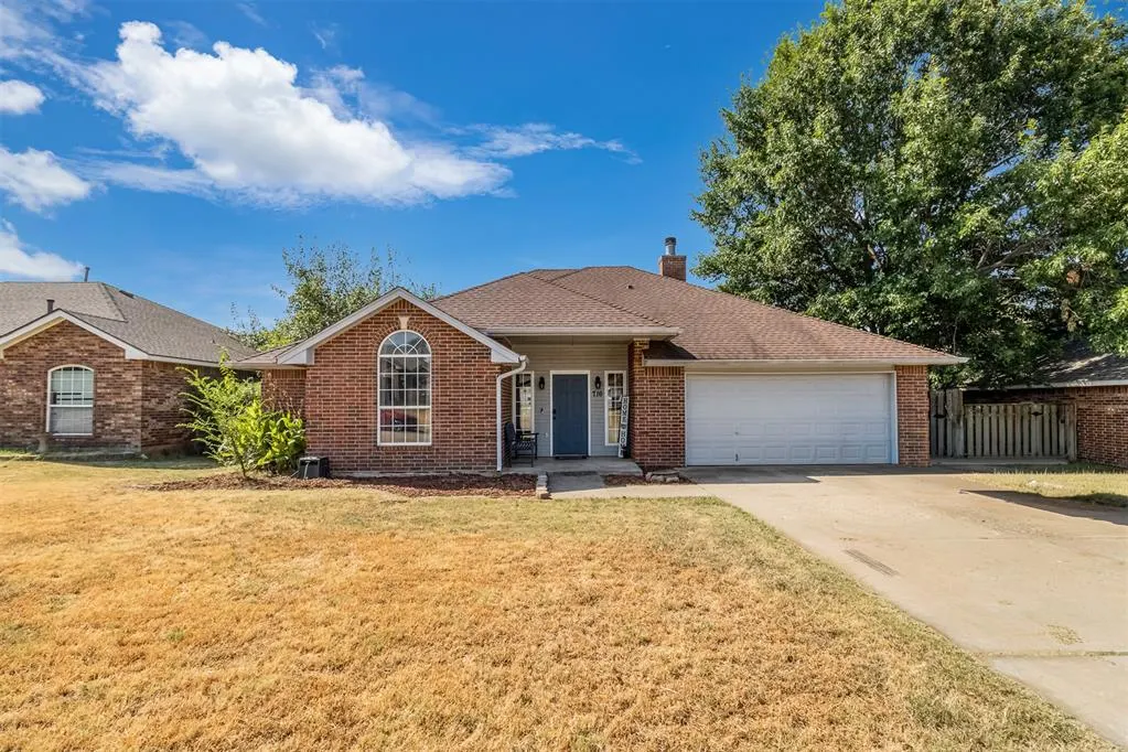 Photo 2 — 716 Woodbriar, Noble, OK 73068