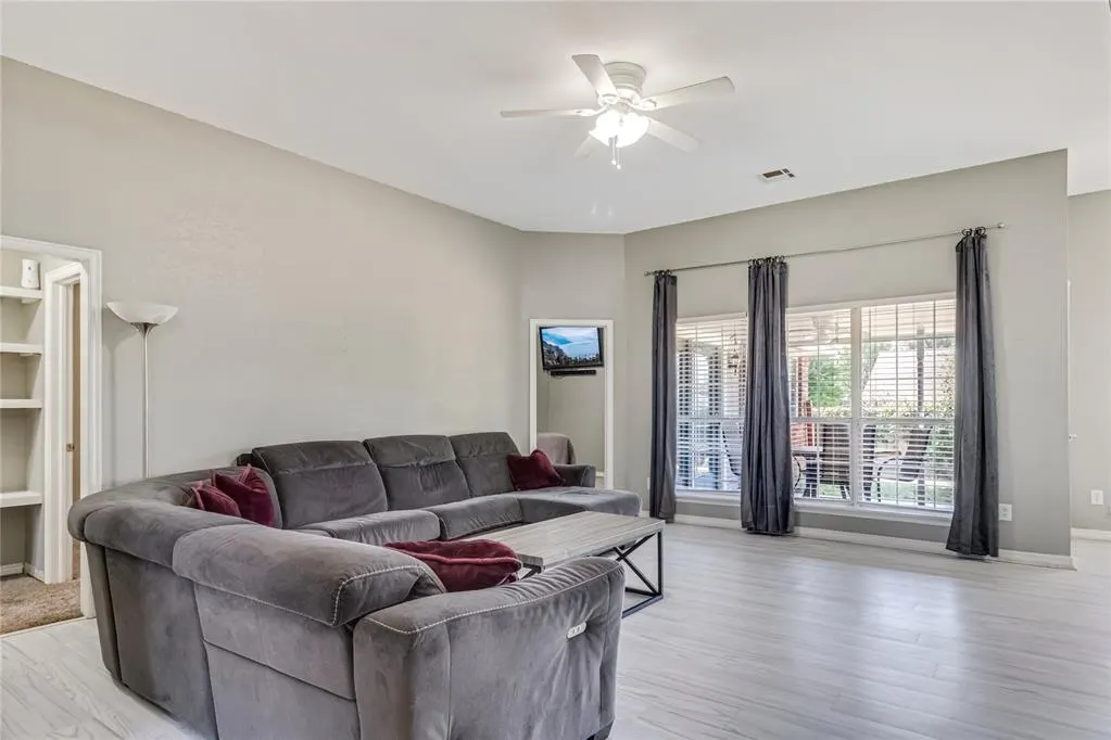 Photo 4 — 716 Woodbriar, Noble, OK 73068