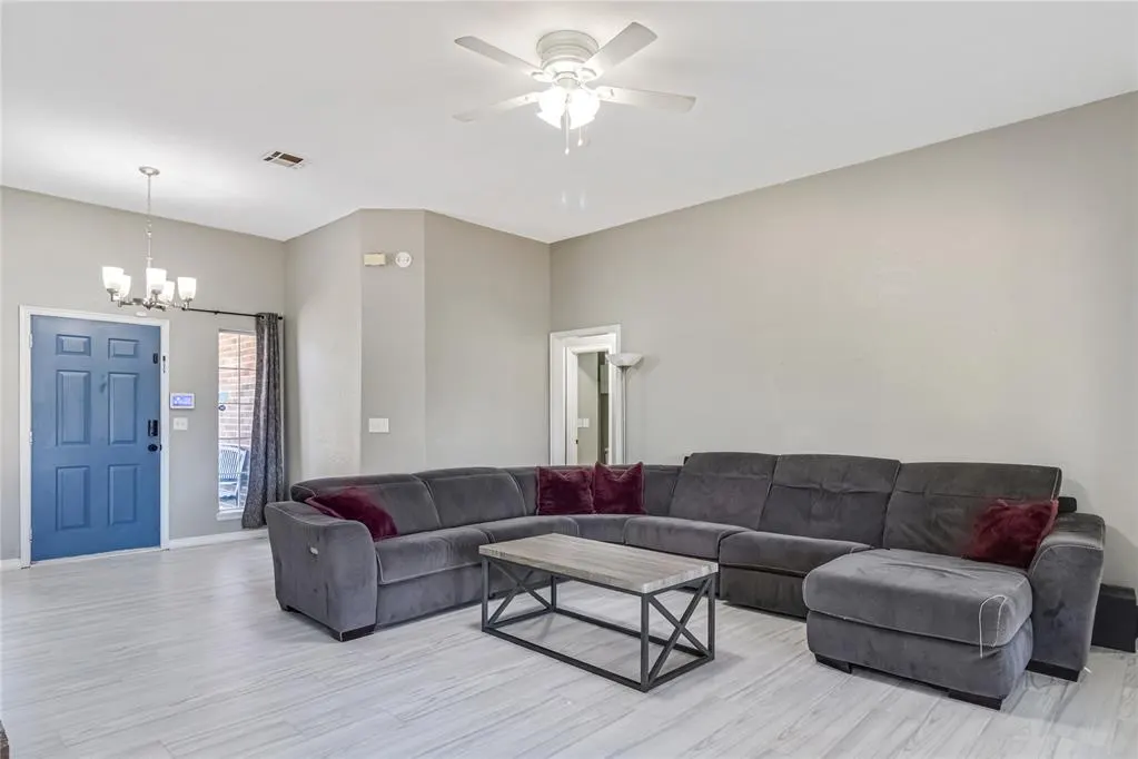 Photo 5 — 716 Woodbriar, Noble, OK 73068