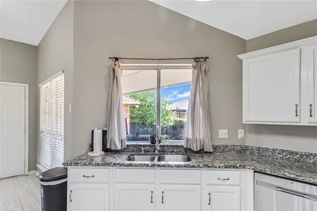 Photo 8 — 716 Woodbriar, Noble, OK 73068