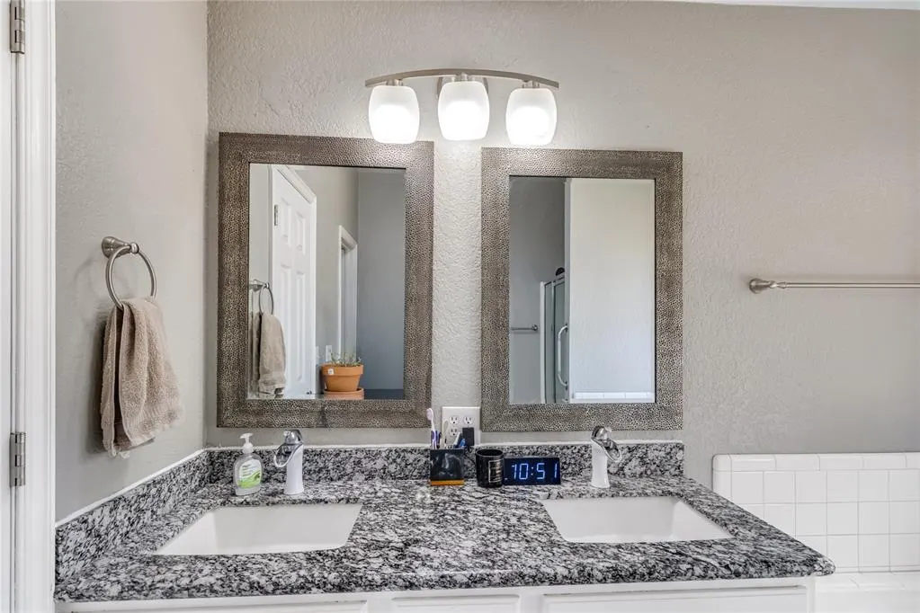 Photo 15 — 716 Woodbriar, Noble, OK 73068
