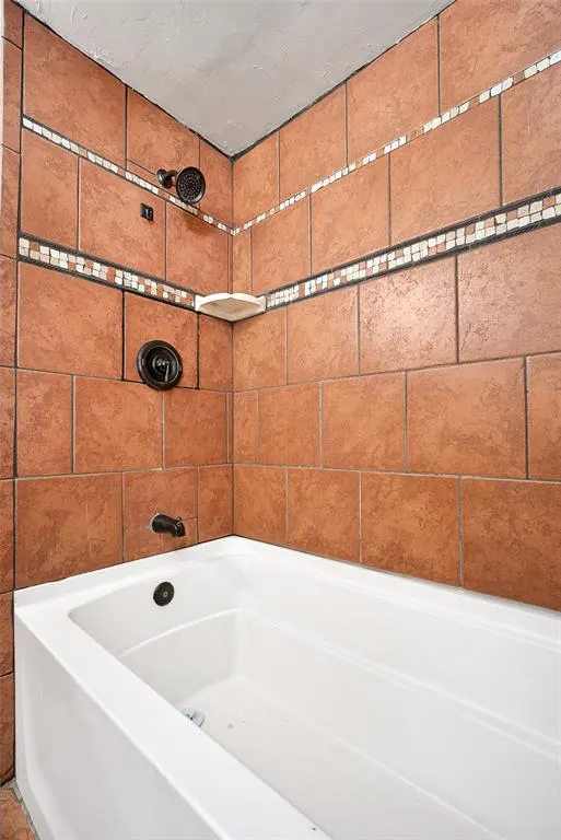 Photo 17 — 108 W Parkland Drive, Yukon, OK 73099