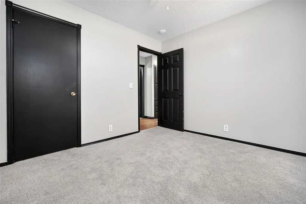 Photo 19 — 108 W Parkland Drive, Yukon, OK 73099