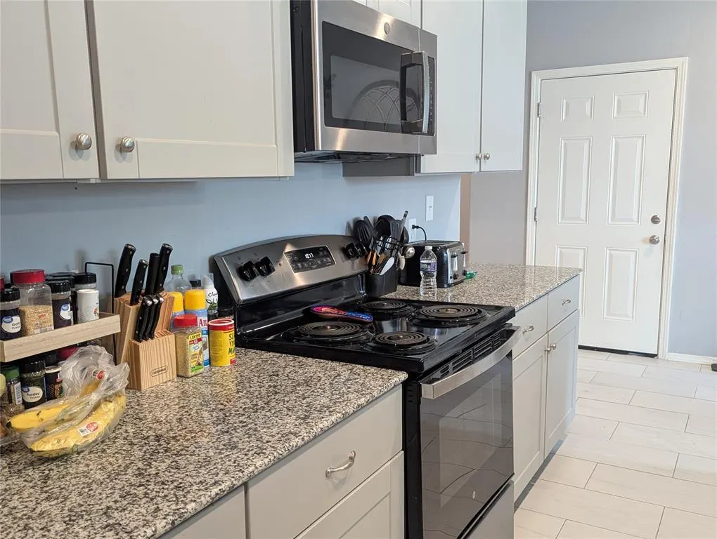 Photo 7 — 137 SW 7th Street, Moore, OK 73160