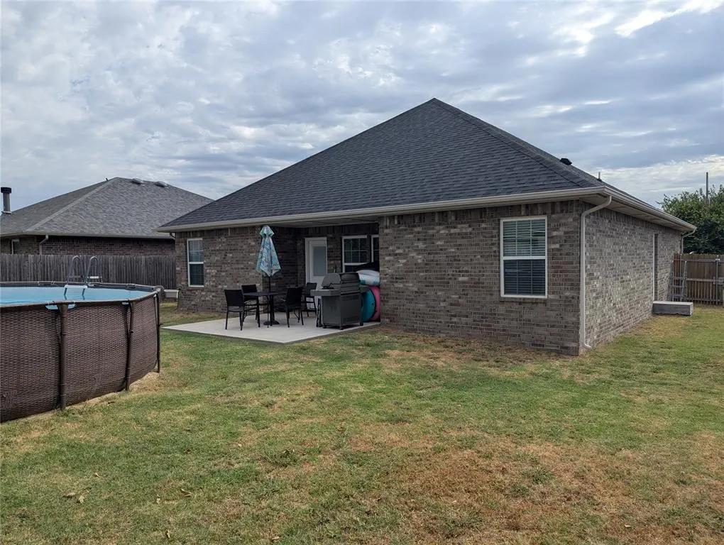Photo 19 — 137 SW 7th Street, Moore, OK 73160