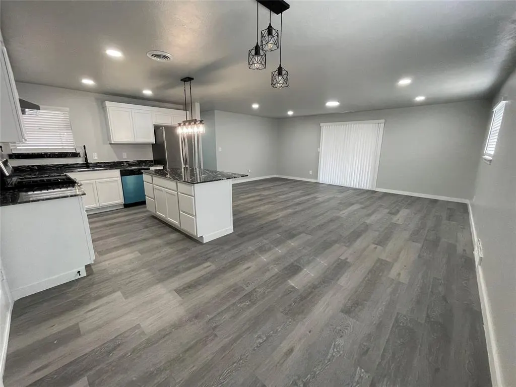 Photo 2 — 2520 SW 63rd Place, Oklahoma City, OK 73159