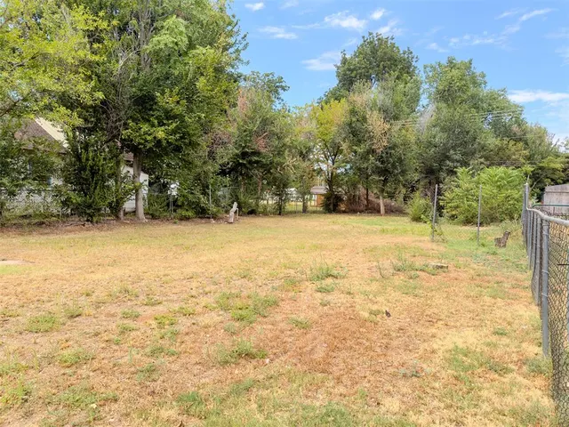 Photo 2 — 111 W Georgia Avenue, Anadarko, OK 73005