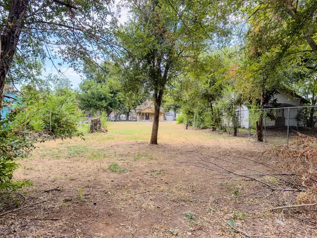 Photo 3 — 111 W Georgia Avenue, Anadarko, OK 73005