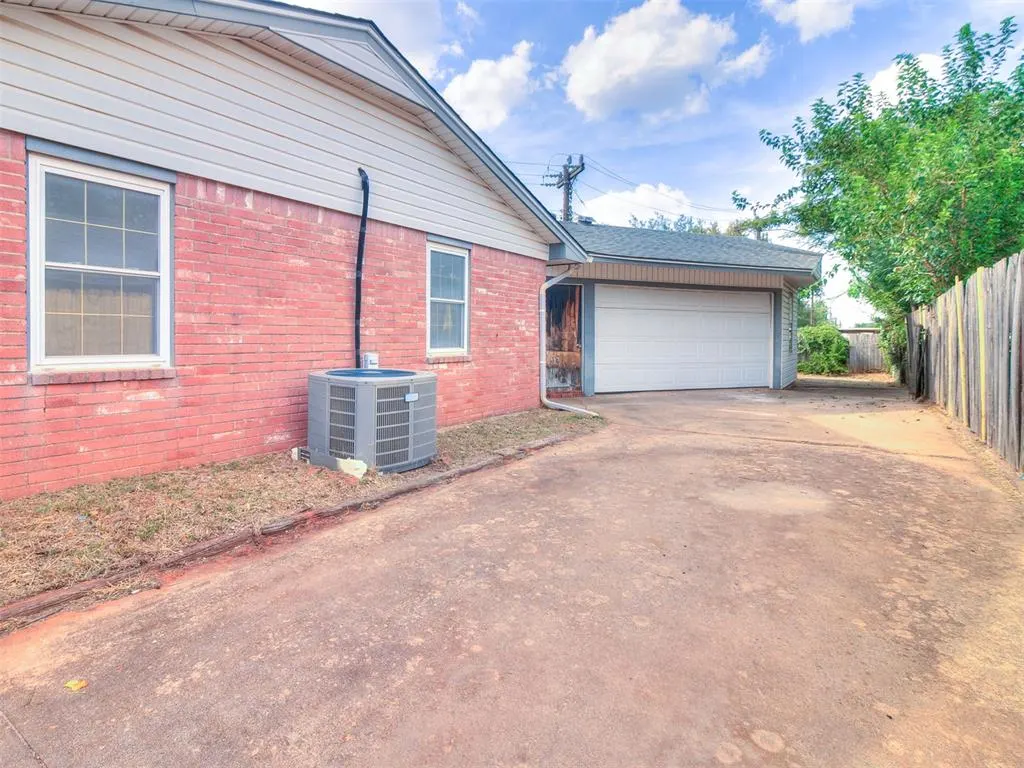 Photo 22 — 409 E Linden Lane, Mustang, OK 73064