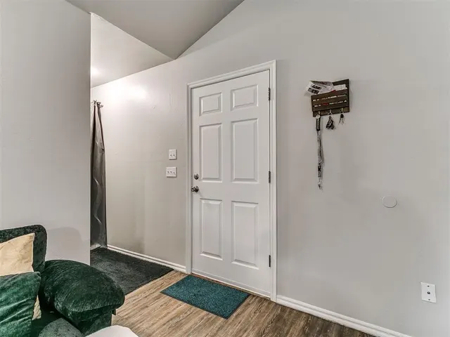 Photo 4 — 1415 NW 98th Street, Oklahoma City, OK 73114