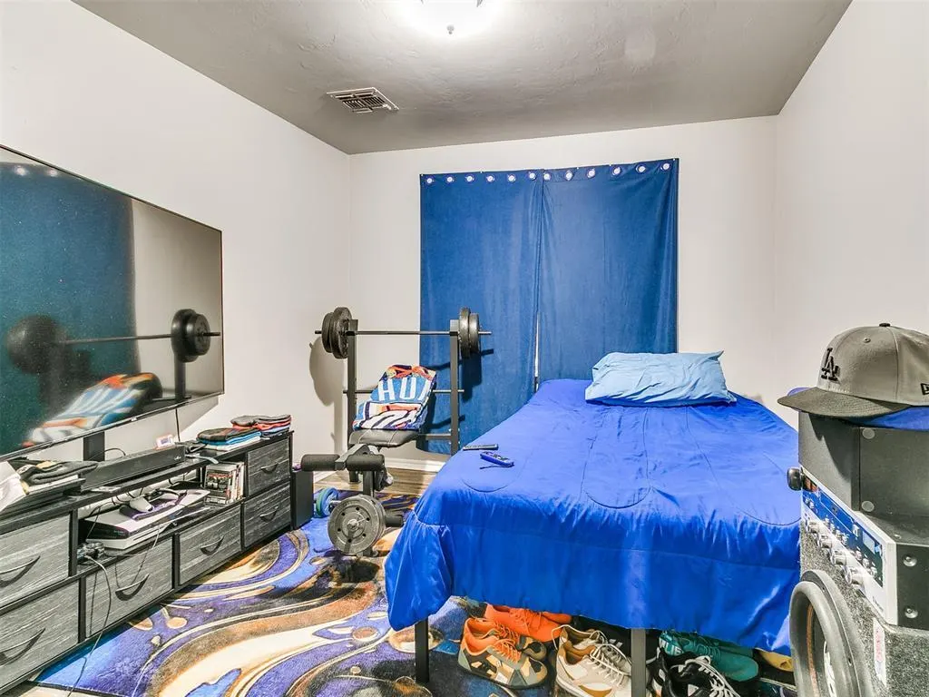 Photo 13 — 1415 NW 98th Street, Oklahoma City, OK 73114