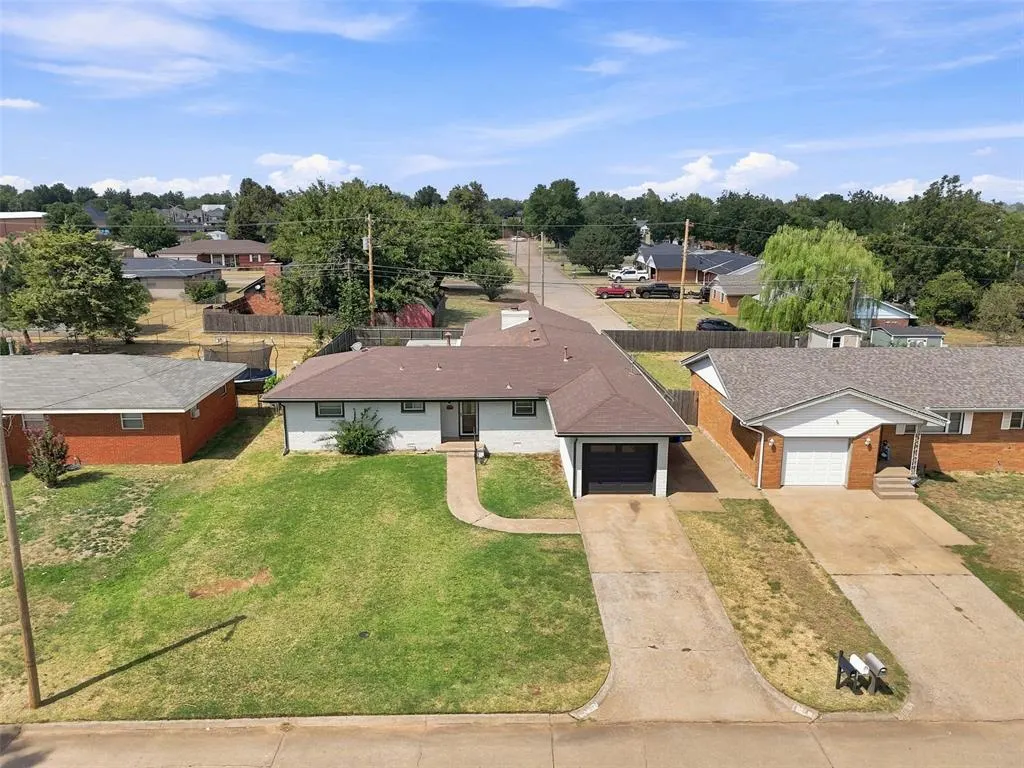 Photo 5 — 302 W Chisholm Drive, Kingfisher, OK 73750