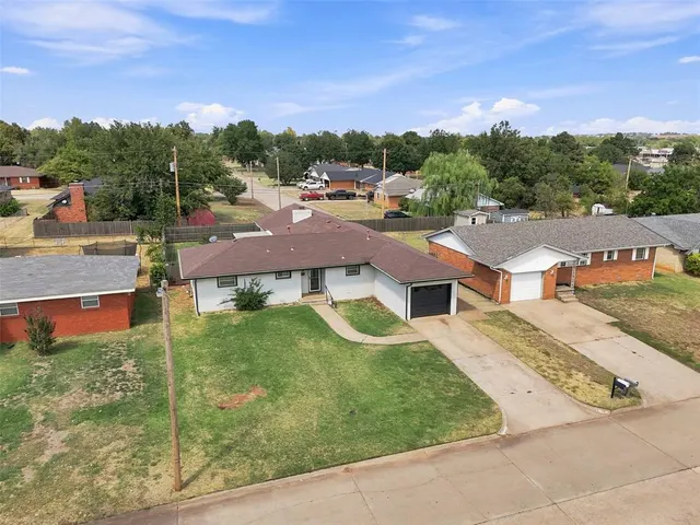 Photo 7 — 302 W Chisholm Drive, Kingfisher, OK 73750