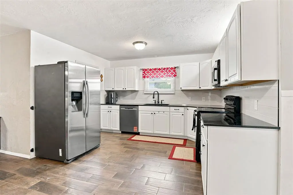 Photo 11 — 302 W Chisholm Drive, Kingfisher, OK 73750