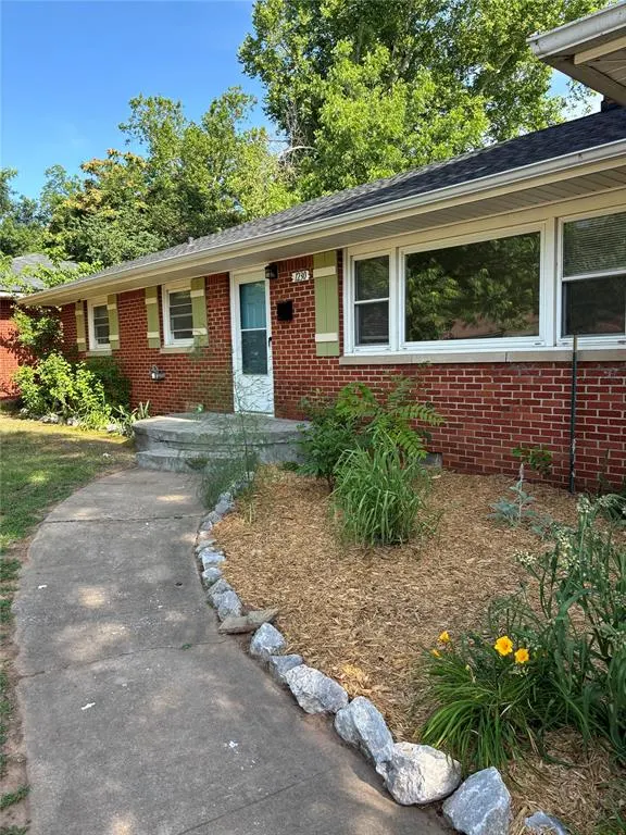 Photo 2 — 1230 Caddell Lane, Norman, OK 73069