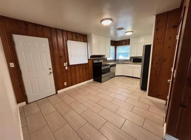 Photo 5 — 1230 Caddell Lane, Norman, OK 73069