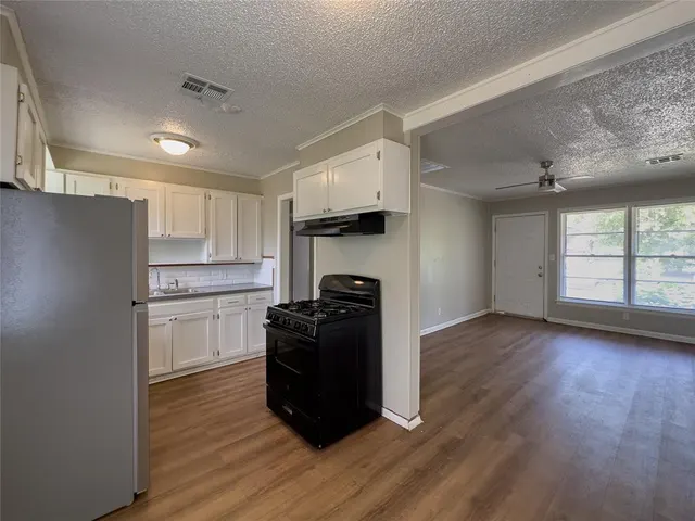 Photo 7 — 439 S 66th East Avenue, Tulsa, OK 74112