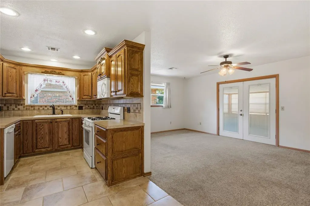 Photo 11 — 612 Moraine Avenue, Midwest City, OK 73130
