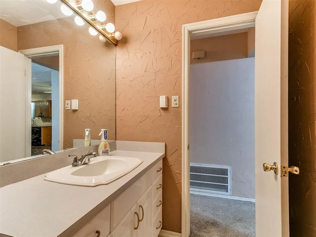 Photo 30 — 2305 Knox Drive, Oklahoma City, OK 73115