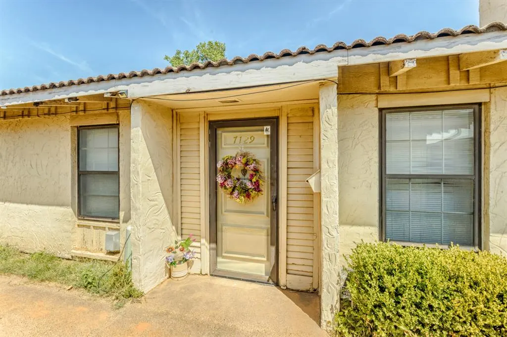Front exterior — 7129 NW 16th Street 7129, Bethany, OK 73008