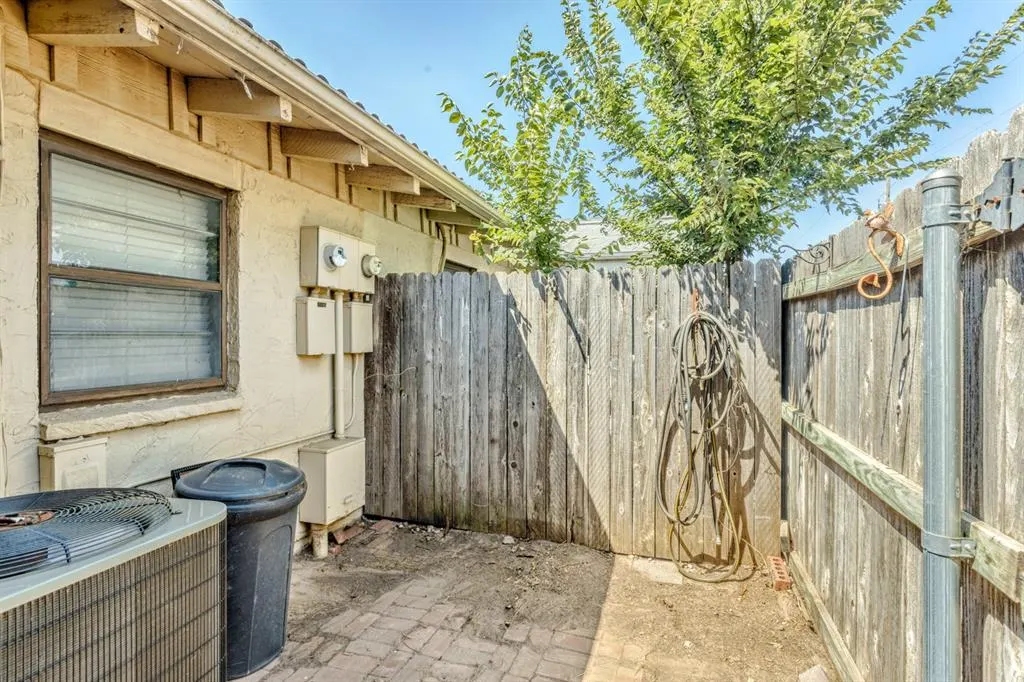 Photo 2 — 7129 NW 16th Street 7129, Bethany, OK 73008