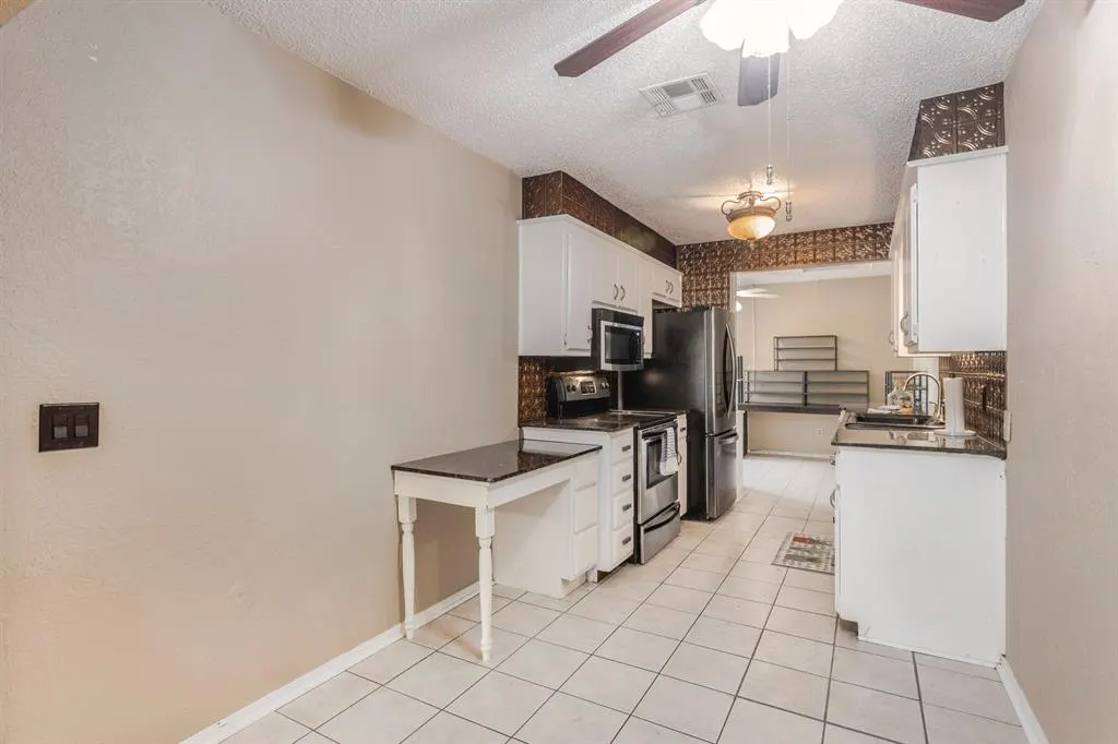 Photo 3 — 7129 NW 16th Street 7129, Bethany, OK 73008