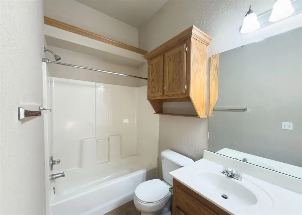 Photo 17 — 1633 SW 32nd Street, Moore, OK 73160