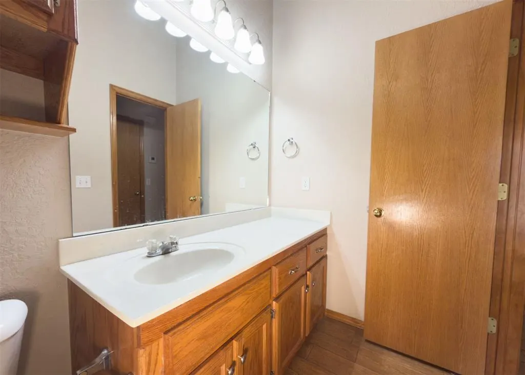 Photo 18 — 1633 SW 32nd Street, Moore, OK 73160