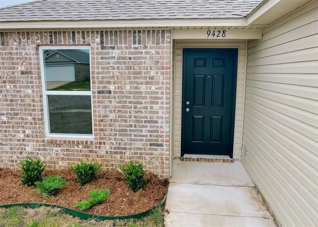 Photo 2 — 9428 NW 122nd Terrace, Yukon, OK 73099