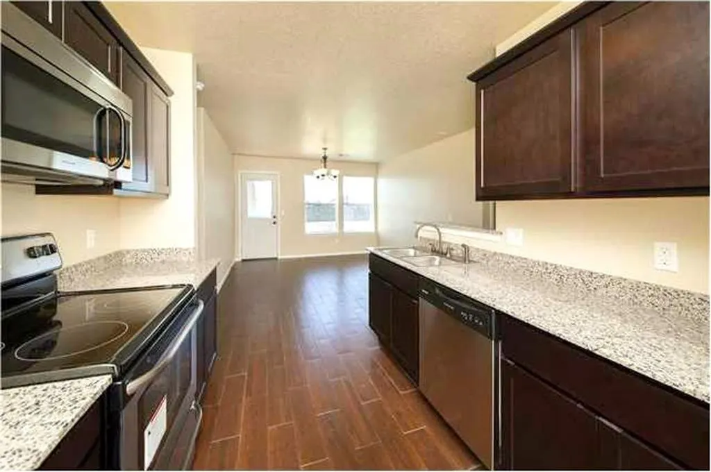 Photo 7 — 136 Rob Lane, Edmond, OK 73003