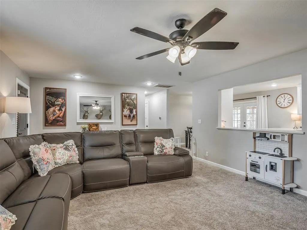 Photo 10 — 410 N Magnolia Street, Crescent, OK 73028