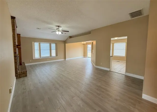 Photo 4 — 1009 NW 168th Street, Edmond, OK 73012