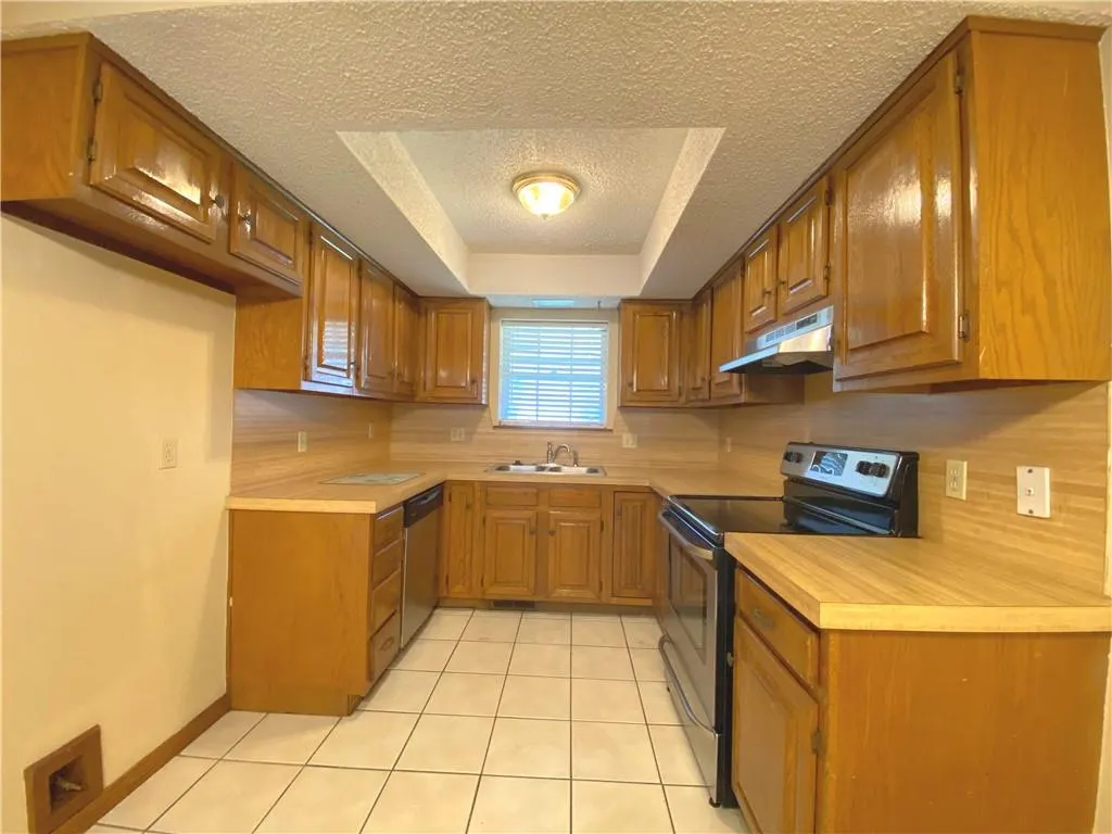 Photo 5 — 3620 Wynn Circle, Edmond, OK 73013