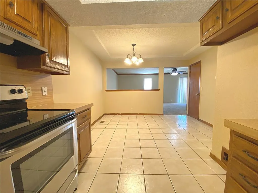 Photo 6 — 3620 Wynn Circle, Edmond, OK 73013