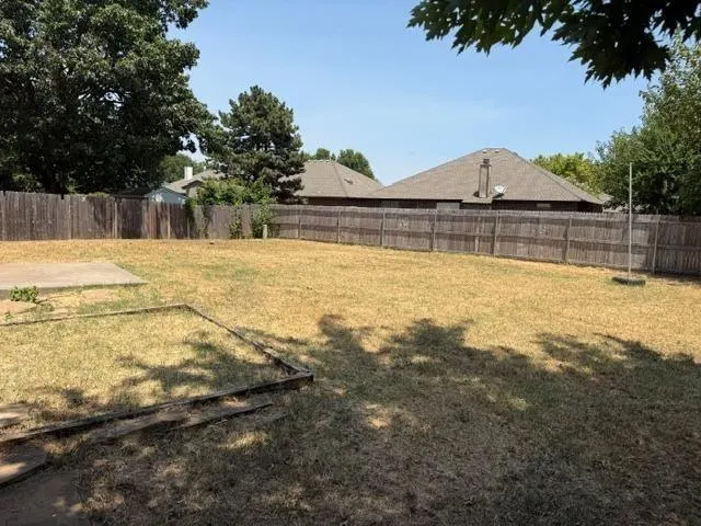 Photo 5 — 1224 Bradford Terrace, Yukon, OK 73099
