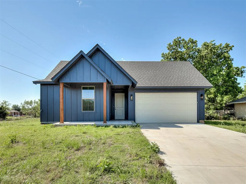 Front exterior — 1925 E Springer Avenue, Guthrie, OK 73044
