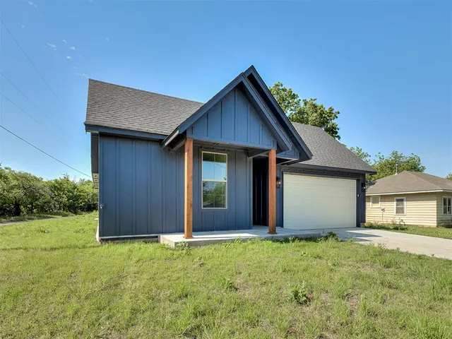 Photo 2 — 1925 E Springer Avenue, Guthrie, OK 73044