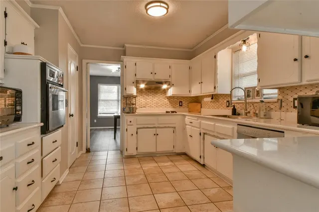 Photo 5 — 6813 Saint Marys Place, Oklahoma City, OK 73132