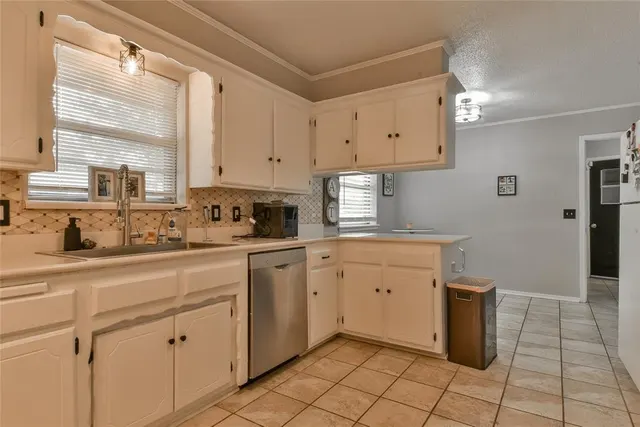 Photo 7 — 6813 Saint Marys Place, Oklahoma City, OK 73132